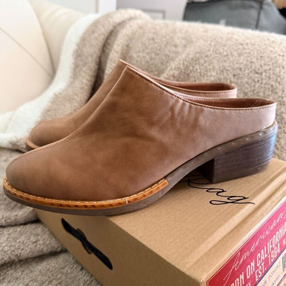 NIB American Rag Segovia Mule Clogs in Saddle size 9